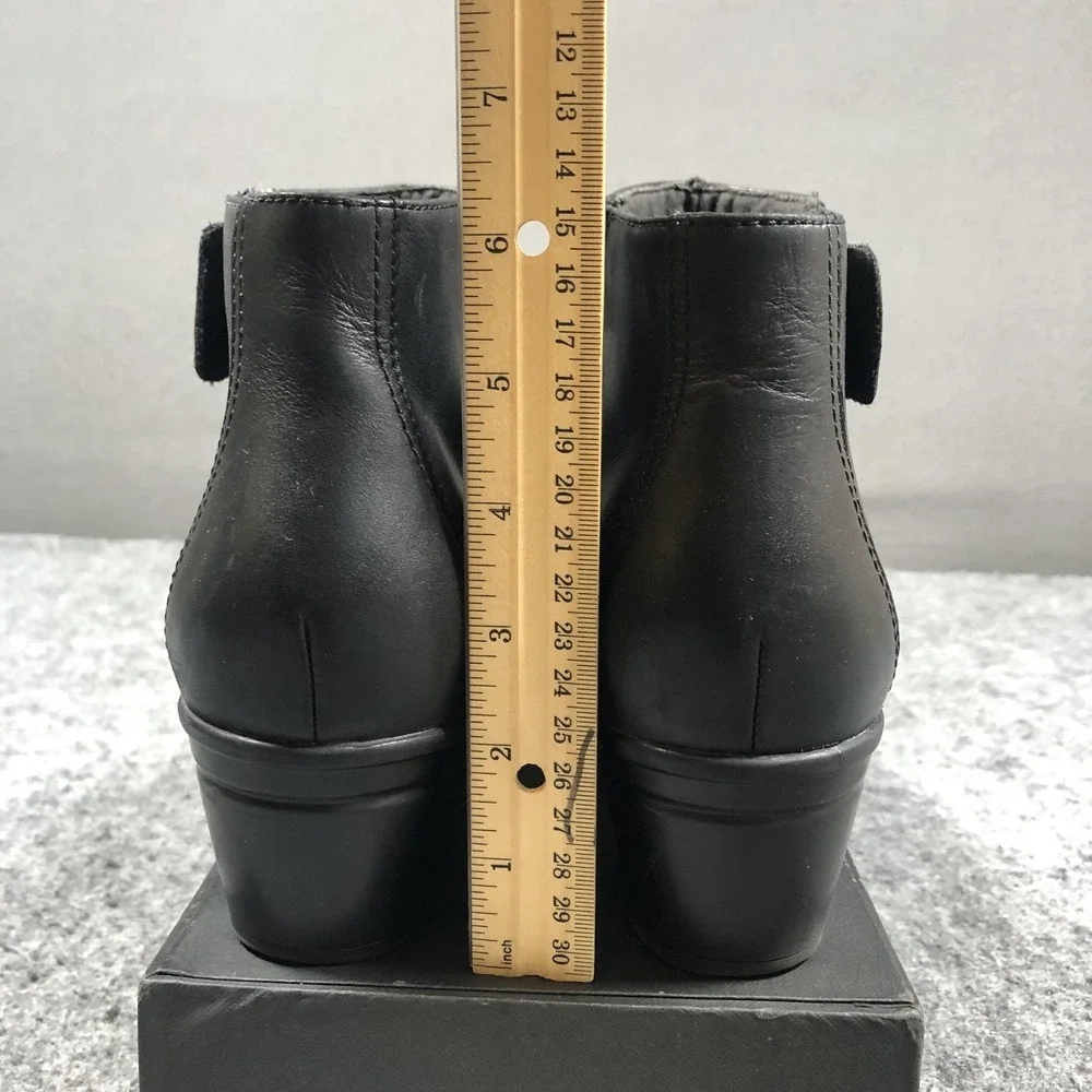Clarks brand line